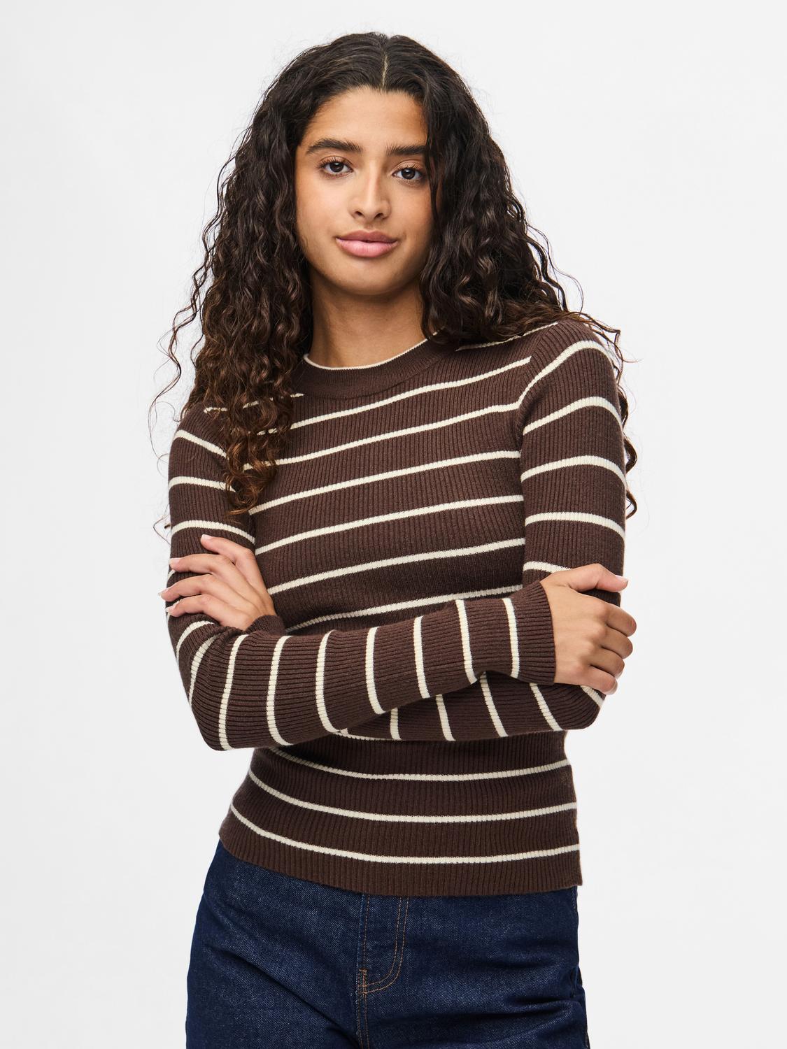 model_shot-front